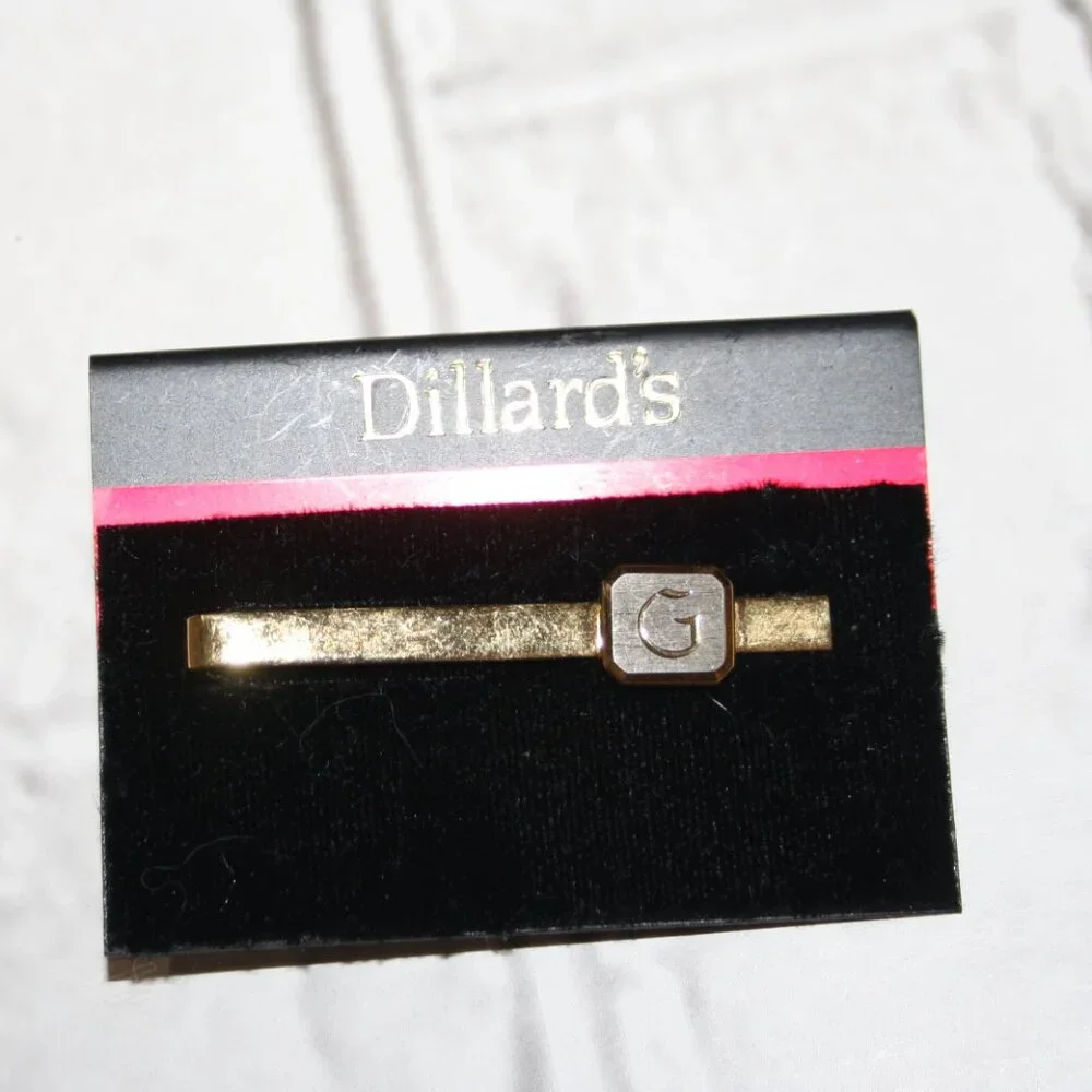 🟨🔠 NWT Gold Letter “G” Tie Clip by Dillard’s (2